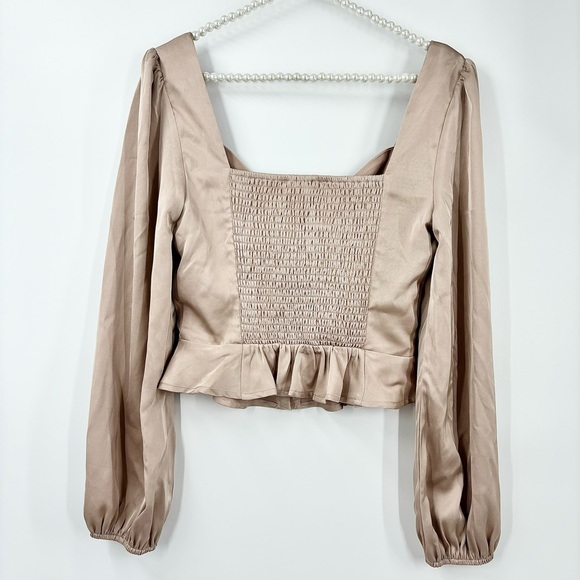 ASTR the Label Puff Sleeve Top | Nude Smocked Back Blouse | Size S NWT - Picture 4 of 8